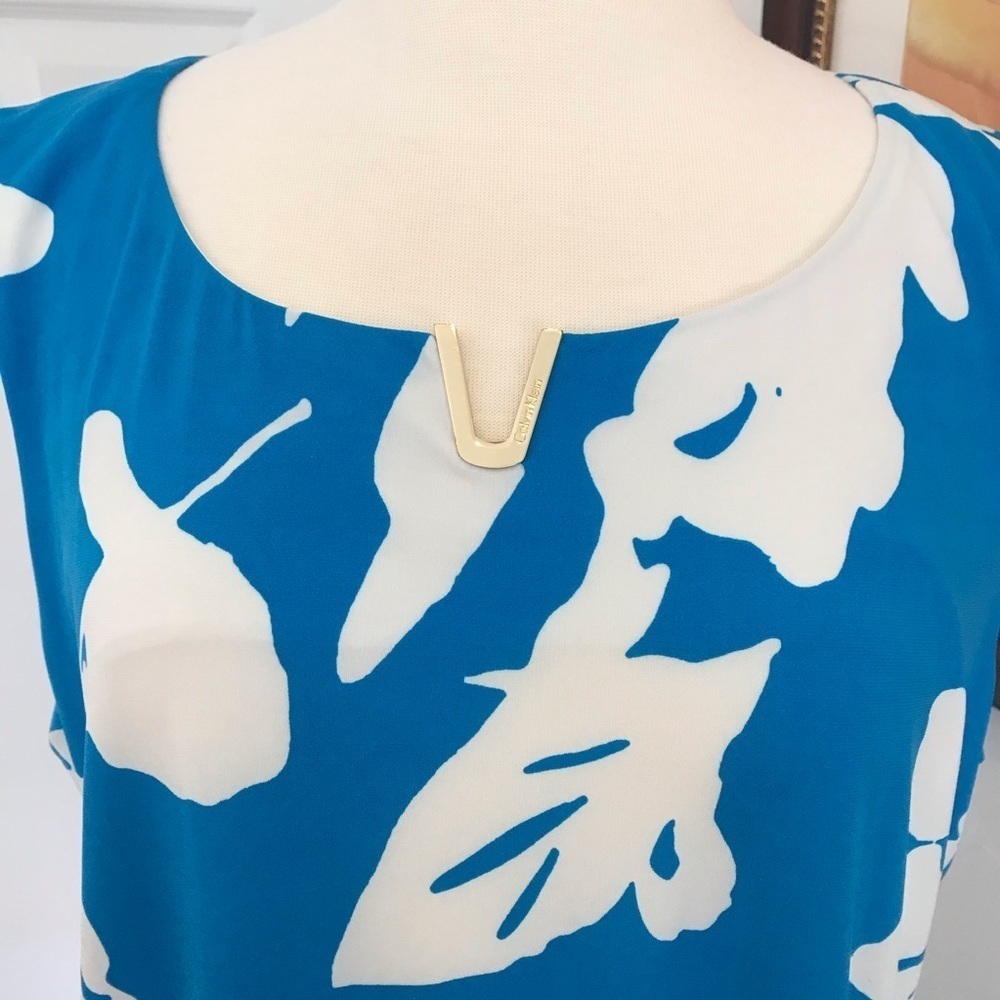 Sleeveless Top - Picture 2 of 5